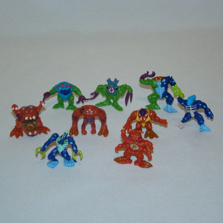 Lot of 9 Fistful of Aliens – geekedouttoys