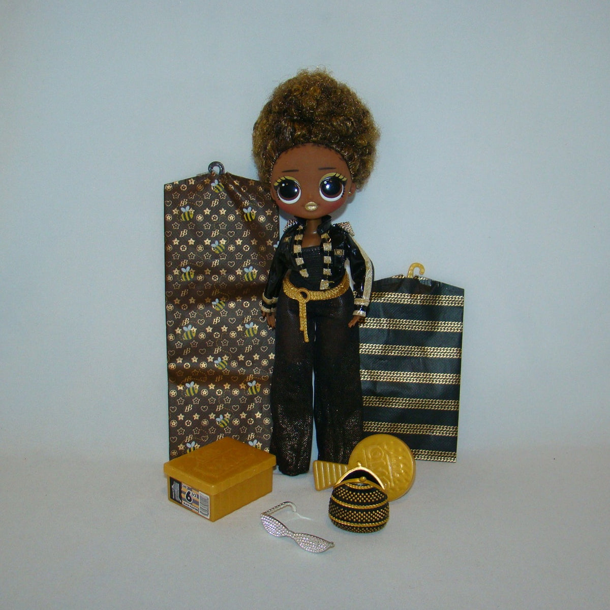 LOL Surprise OMG Royal Bee – geekedouttoys