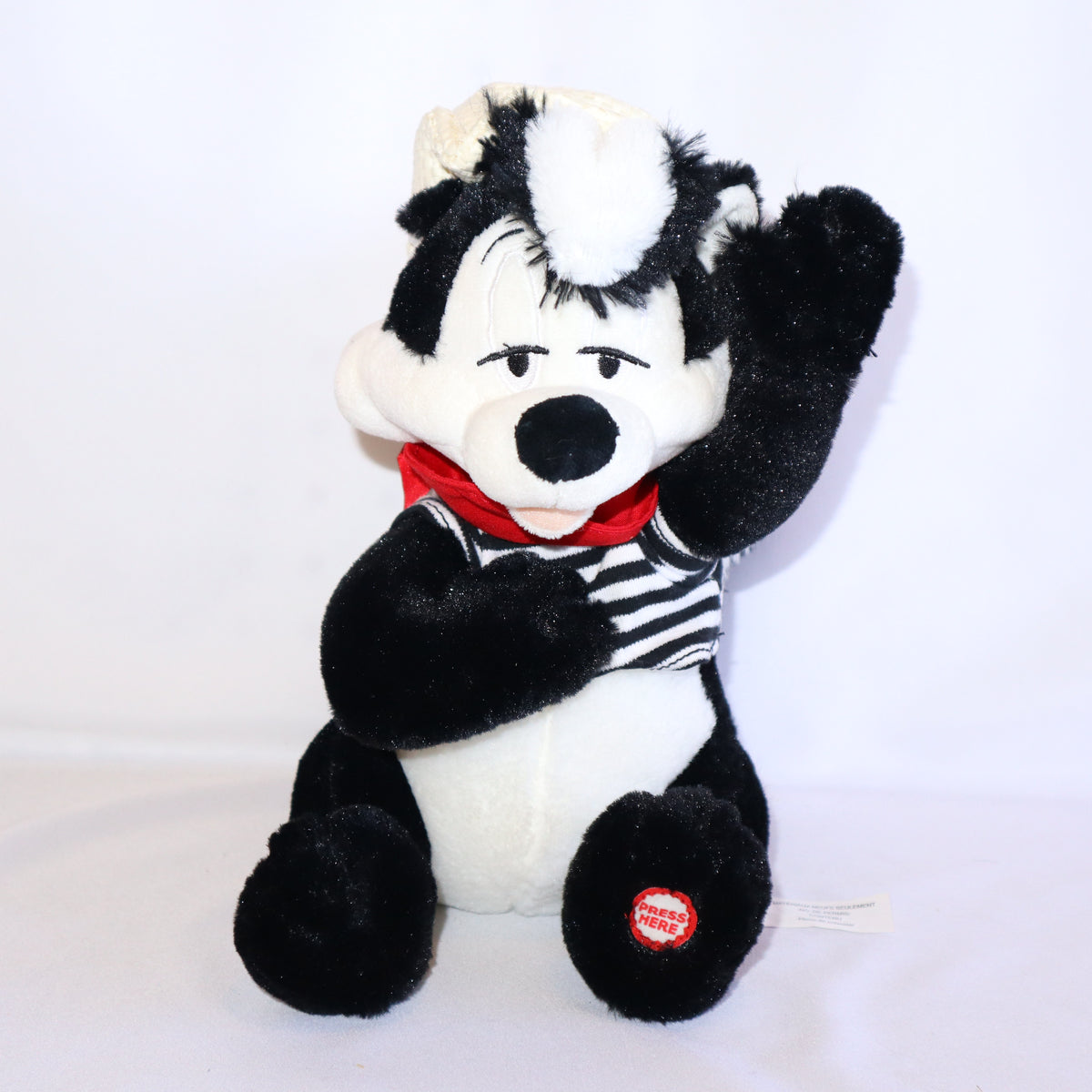 Hallmark Looney Tunes Zee Song of Love Pepe Le Pew geekedouttoys
