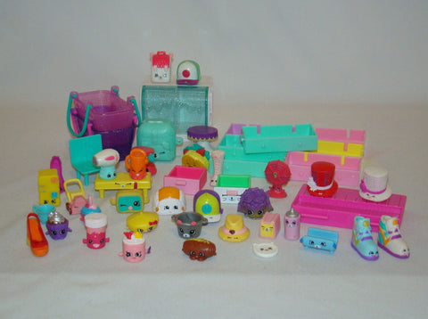 Large Lot of Shopkins toys